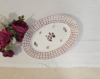 Antieke ovale schaal, model "Rosa", afkomstig van de Franse fabriek in Digoin.