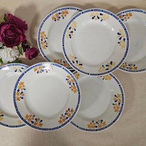 Antique flat plates X6 model &quot;Guy&quot; from the French manufacturer HBCM for the Nouvelles Galeries
