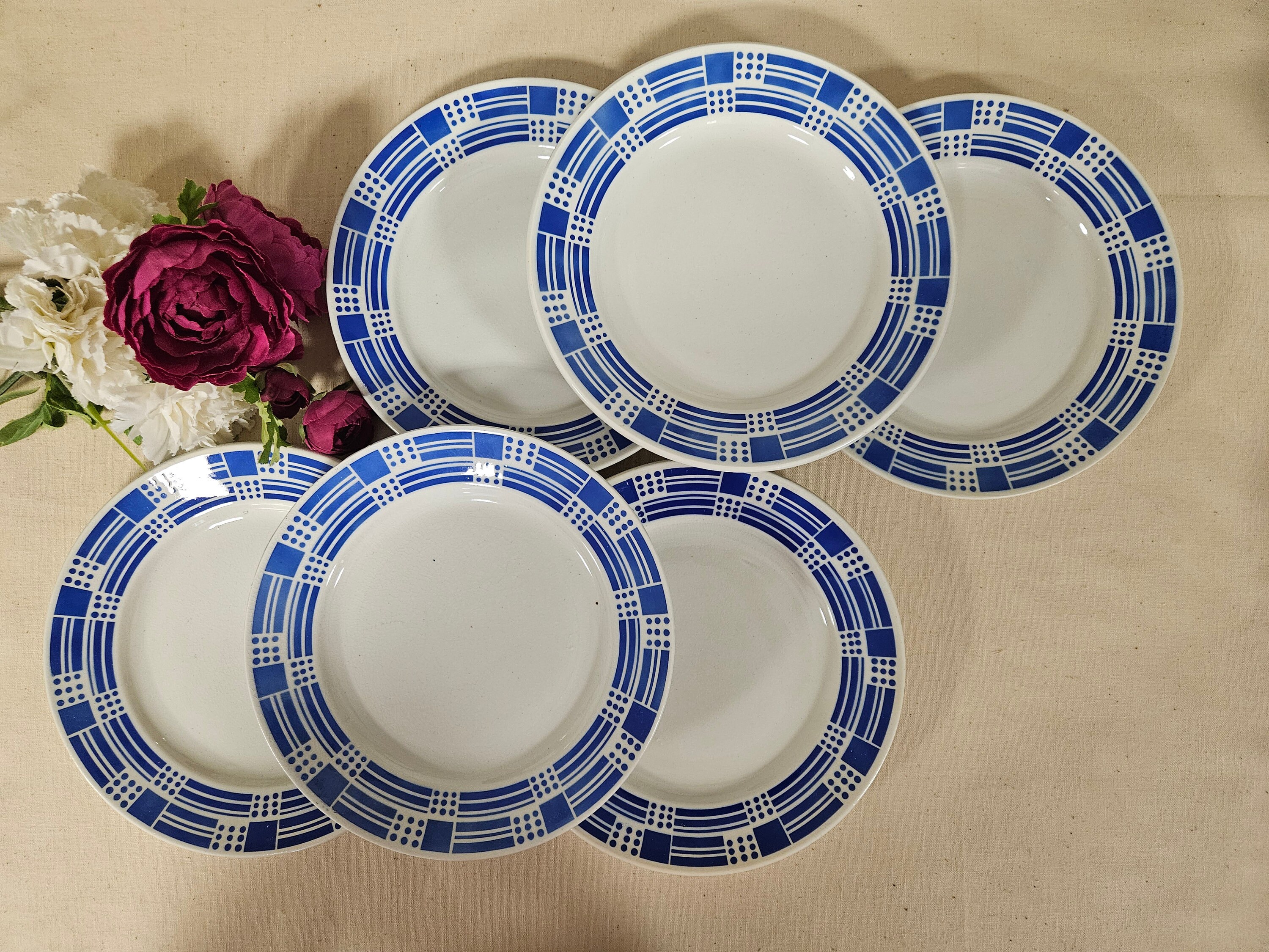 Antique flat plates X6 model “Lucette” from the French manufacturer of Lunéville