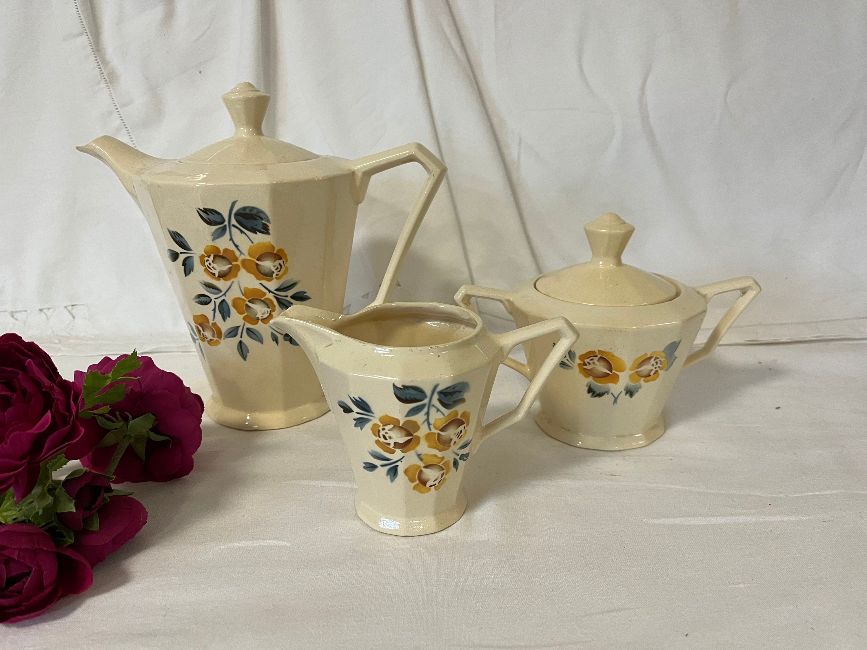 Service à Café Vintage en Faïence Ancienne Modèle Floral de La Manufacture Française Digoin