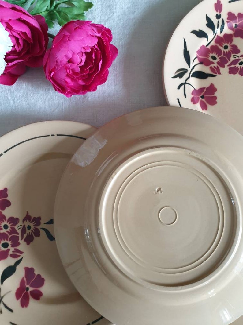 Dessert plates lot X6 old retro floral model of the French manufacture of Badonviller