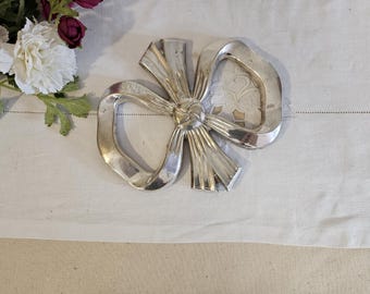 Dessous De Plat Ancien En Laiton - Forme Nœud - Doré Brillant