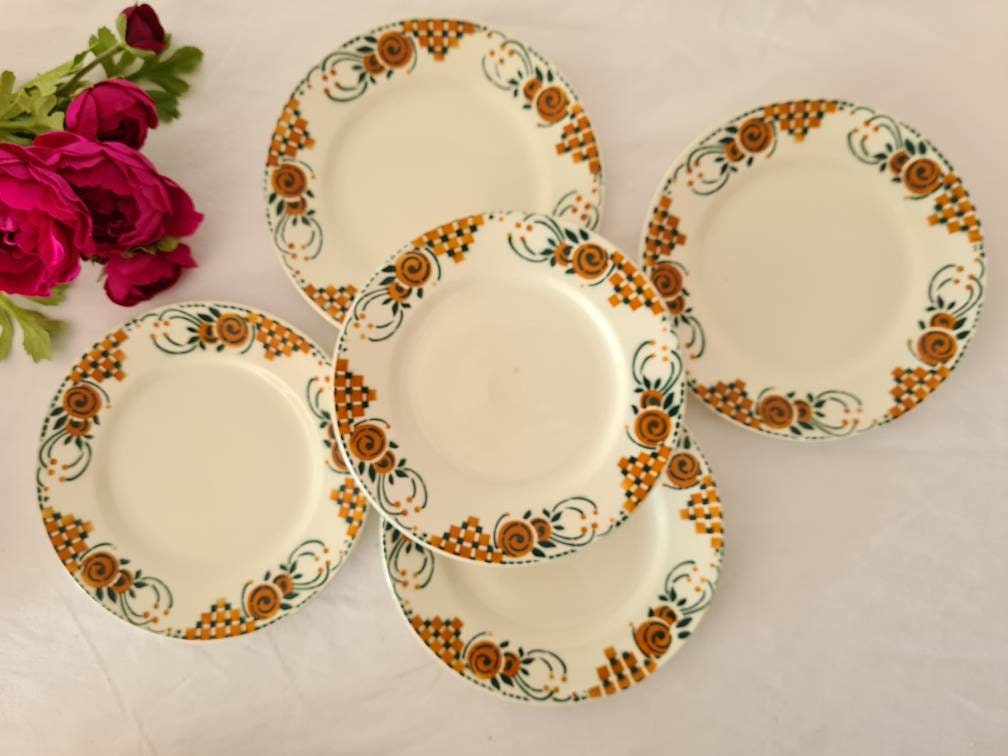 Assiettes à Dessert Anciennes X5 Modèle Roubaix de La Manufacture Française Saint Amand