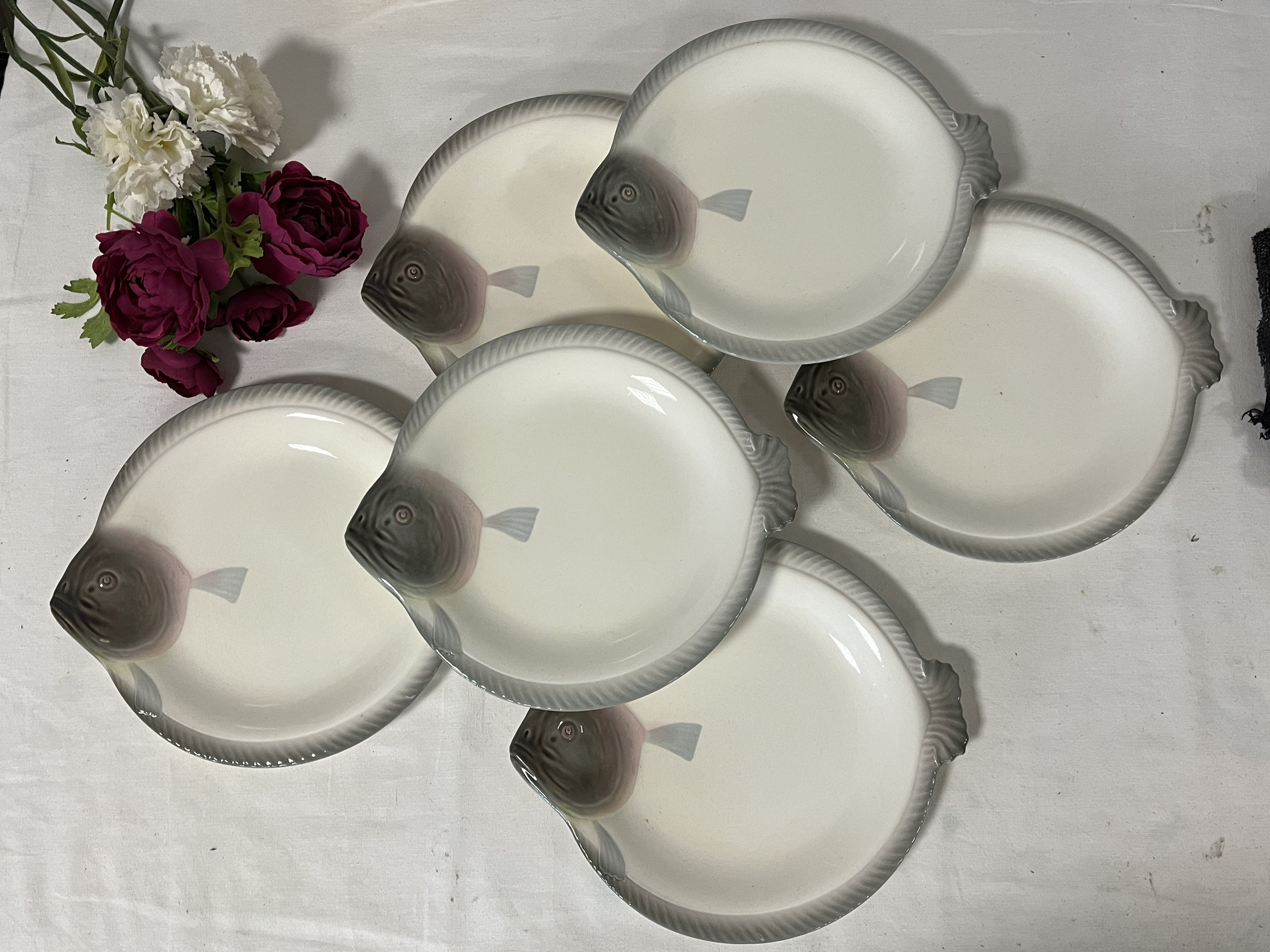 Assiettes Plates Anciennes X6 Modèle en Forme de Poisson Manufacture Française