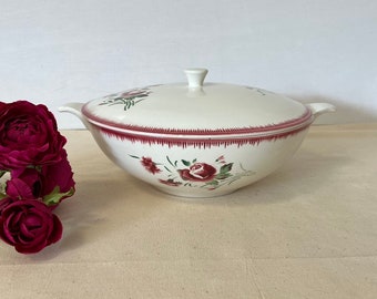 Soupière ou légumier ancien modèle "Bouquet fleuri" de la manufacture française de Sarreguemines et Digoin