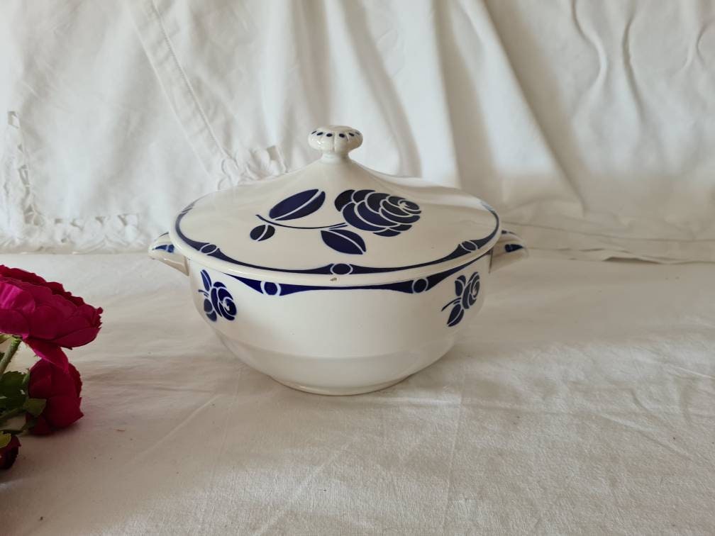 Soupière ou Légumier Ancien Modèle Berthe de La Manufacture Française Sarreguemines