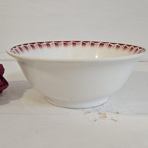 Antique salad bowl from the French manufacturer of Saint Amand