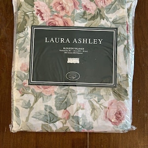 New NIP Laura Ashley Blouson Valance 86 x 15 Pink Cottage Rose Vintage