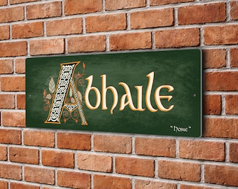 Abhaile Irish Home Sign – Celtic Knot Decor, Traditional Gaelic Wall Art, Aluminum Signs