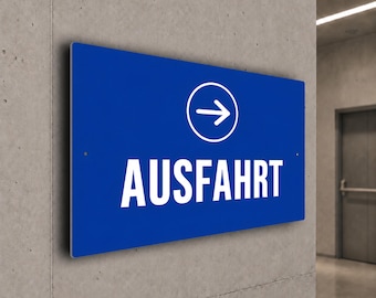 Ausfahrtschild mit individuellem Richtungspfeil, deutsches Parkplatzausfahrtschild in 16 Farben