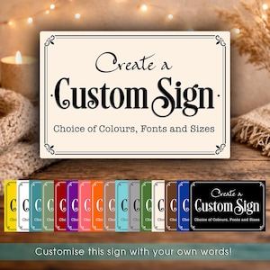 Op de afbeelding: Een rustiek houten bord met de tekst "Welcome to our home" in witte letters. Het bord heeft een verweerde afwerking en een eenvoudig, uitnodigend ontwerp, perfect voor een veranda of entree.