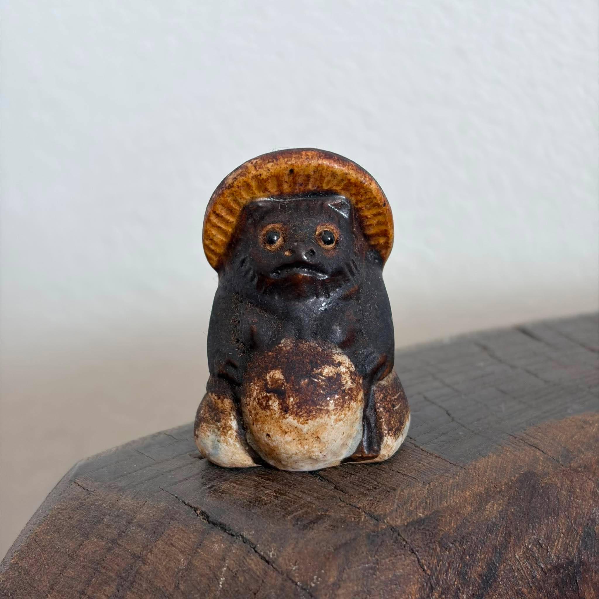 骨董品　レア　タヌキ　狸　たぬき　男の子　オブジェ Tanuki statue - Etsy 日本