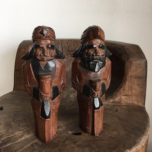Vintage Japans Ainu-houtsnijwerk uit de jaren 50