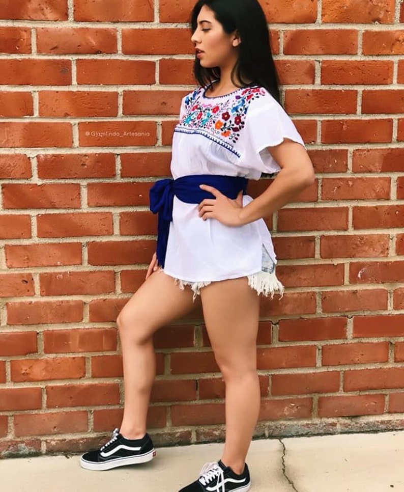 Blusa Mexicana Tradicional Bordada Hecha a Mano imagen 5