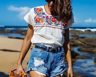 Blusa Mexicana Tradicional Bordada Hecha a Mano