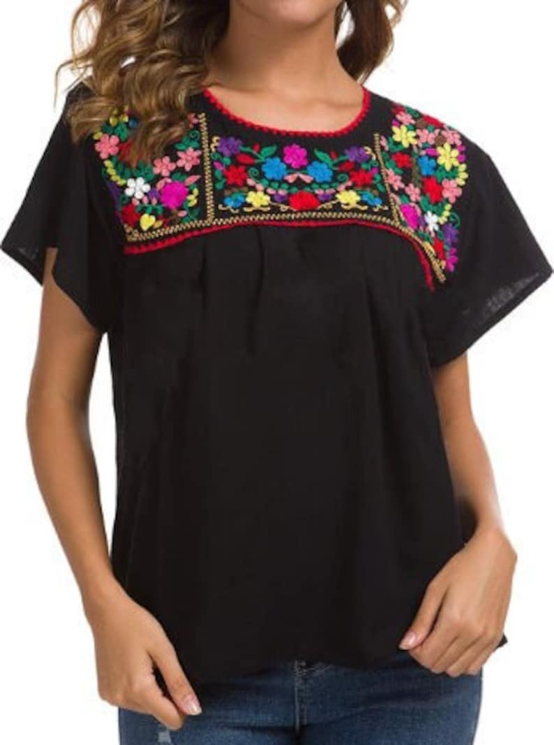 Blusa Mexicana Tradicional Bordada Hecha a Mano imagen 3