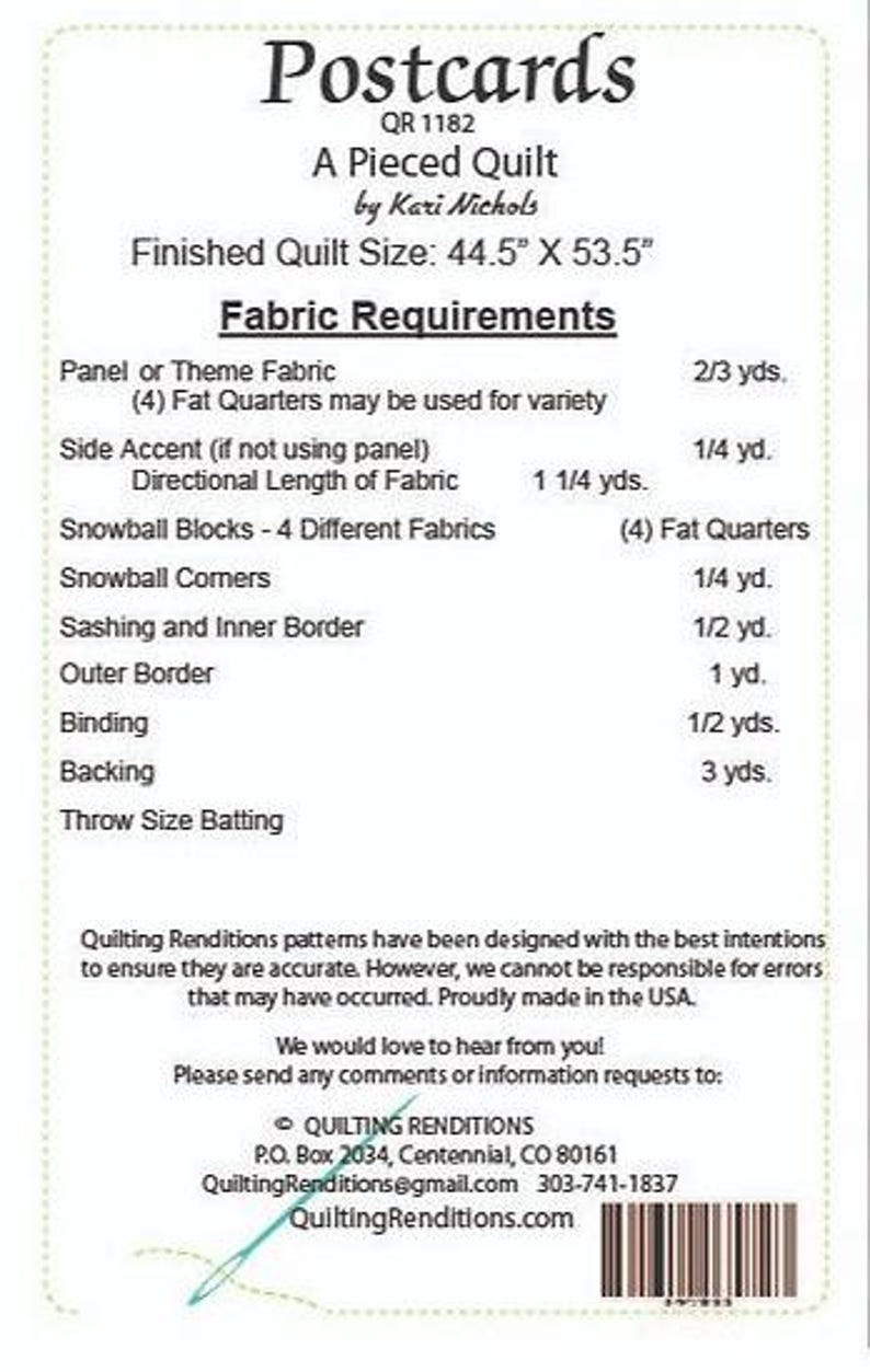K&ouml;nnte beinhalten: Ein gedrucktes Papiermuster f&uuml;r einen Patchwork-Quilt, betitelt "Postcards" von Kari Nichols. Die fertige Quiltgr&ouml;&szlig;e betr&auml;gt 113 cm x 136 cm. Stoffanforderungen sind aufgef&uuml;hrt, einschlie&szlig;lich Stoff f&uuml;r das Panel, Fat Quarters und R&uuml;ckseite.