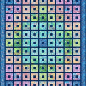 Könnte beinhalten: Eine Quiltdecke mit einem blauen Rand und einem Raster aus Quadraten in verschiedenen Schattierungen von Rosa, Grün und Blau. Jedes Quadrat hat ein anderes Muster.