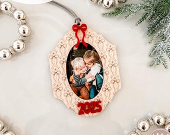 Vintage Bow Accent Photo Ornament SVG | Personalized|  Laser Cut | Glowforge SVG | Laser Christmas | Wallet Size Photo Frame | frame svg