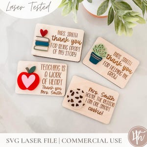 Set di carte regalo per insegnanti SVG / Regalo per insegnanti SVG / Regalo per lavoratori dell'asilo nido SVG / File di incisione laser / Glowforge SVG / Carta regalo per caffè / Download