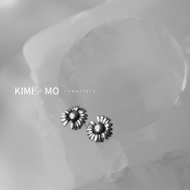 Dainty Tiny Silver Sun Flower Stud Earrings**Minimalist Earring**Simple Daily Earrings**Mini Silver Flower Studs Earring**Bridesmaid Gift**