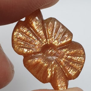 Natural Sunstone Carved Flower  Shape 25x14.6mm12ct- Gemstone Carving
