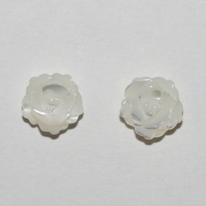 MOP Half Drilled Flower 8mm.( 3 Pairs )
