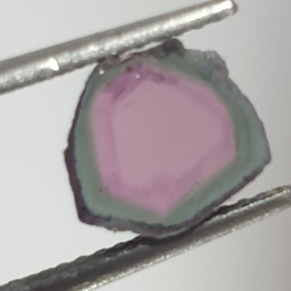 Tranche de tourmaline de pastèque -Bi Couleur Tourmaline Verte Et Rose 1.90ct 8x7.5mm - Pierre Rare Color-One D’A Genre