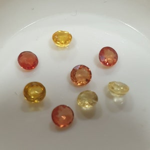 Lotto di zaffiri calibrati multicolore taglio brillante rotondo, zaffiri gialli arancioni rossi da 3 mm (8 pezzi) - Gemme autentiche