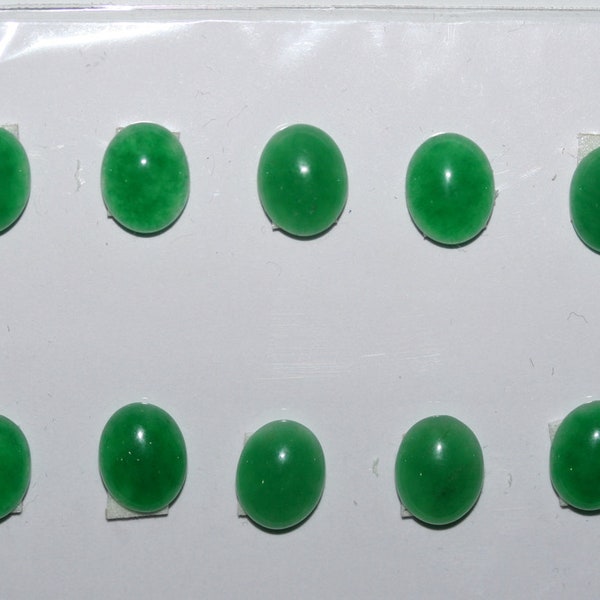 Lot de 10 cabochons ovales en jade vert (10 pièces) 10 x 8 mm.