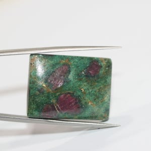Rubin Fucshite Slät Rektangulär Cabochon 28,3x21,5 mm (47,53 ct)