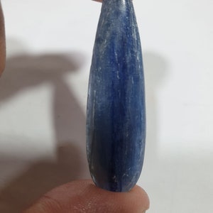 Blå kyanit disten lång dropp cabochon 46 x 15 mm 22,57 ct naturlig ädelsten obehandlad färg