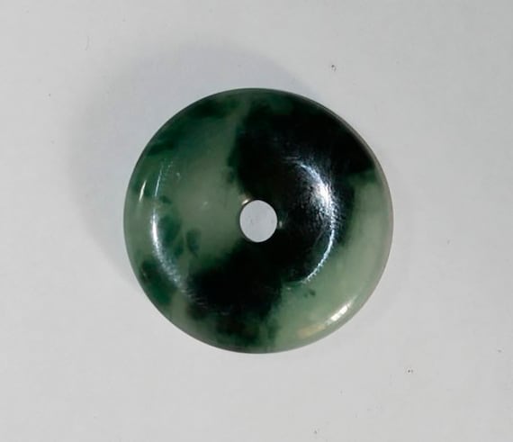 Pendentif Classique Or Jaune 375 Jade Verte Coussin serti Clos – FR