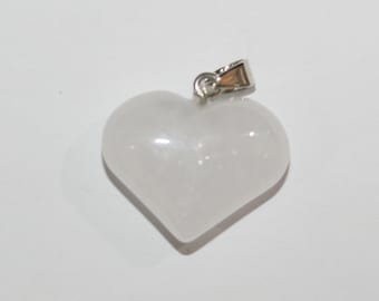 Pendentif cœur lisse en cristal de quartz de roche 20x25mm.