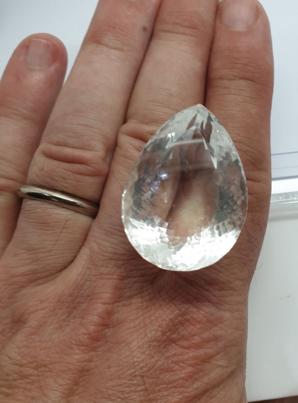 Faceted Aquamarine - 12.31 CTW
