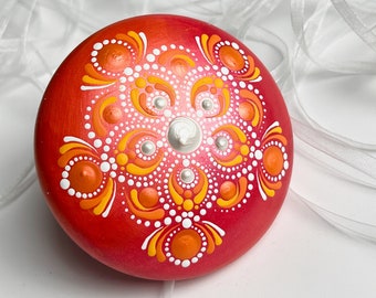 Mandala Stone Dot Art peint à la main avec des peintures acryliques, décoration artistique et cadeau de pleine conscience, pierre de méditation, art mandala sur pierre