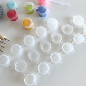 6 x 3 ml luftdichte leere Dosen mit Deckel für Acrylfarben und Pigmente in der Mandala Punktmalerei sowie für Bastel- und Kreativzubehör
