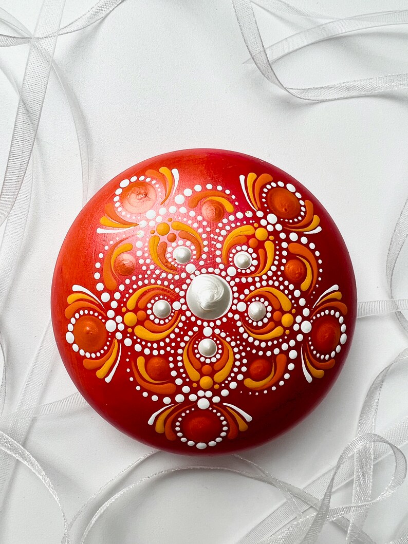 Dot Art Mandala Stone hand painted with acrylic paint, Meditation stone, Mandala art stone, Mindfulness gift image 4