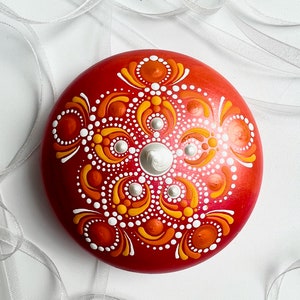 Dot Art Mandala Stone hand painted with acrylic paint, Meditation stone, Mandala art stone, Mindfulness gift image 3