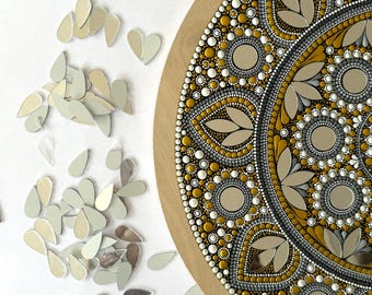 200 Pieces Mini Tear-Drop-Shaped Mirror Mosaic Tiles, Flat Self-Adhesive Craft Mirrors for Mandala Painting, Dot Painting & DIY Wall Decor