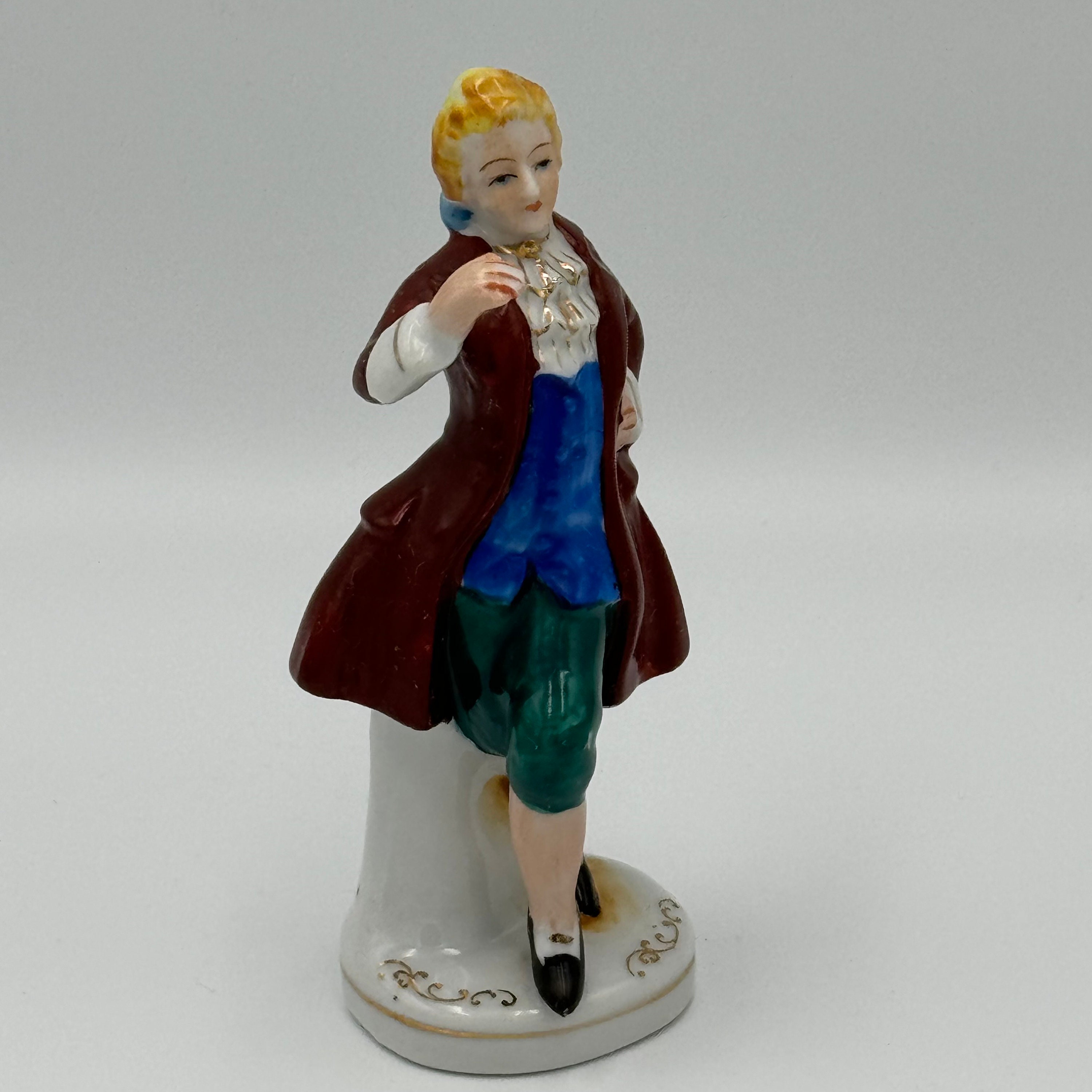 ヴィンテージマン 1948 Vintage Porcelain Figure of Colonial Man Made in Occupied
