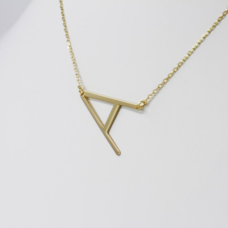 Alphabet Letter Initial Necklace Personalized Name Jewelry Bridesmaid Gift Gold or Silver Gift For Mom