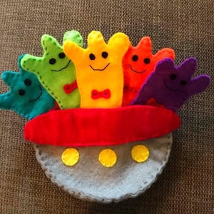 Five little men in a flying saucer finger puppets, nursery rhymes, finger puppets, felt, learning resource, teaching resource