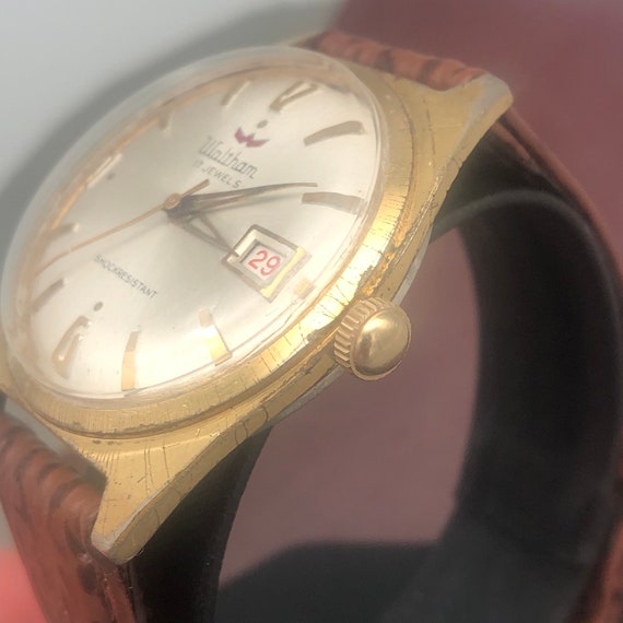 Nice 1960s Waltham 17j Gold Tone Watch with Date - image 3