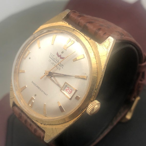 Nice 1960s Waltham 17j Gold Tone Watch with Date - image 2