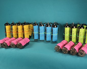 Raro cuarteto emparejado de tubos de pentodo de vacío 4 x 6P14P / EL84 / 6BQ5. Producción de principios de 1967. Tubos AMP. Reflector. Alta fidelidad.