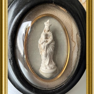 Antique black oval wooden frame: meerschaum, Mary