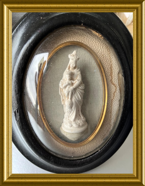 Antique black oval wooden frame: meerschaum, Mary