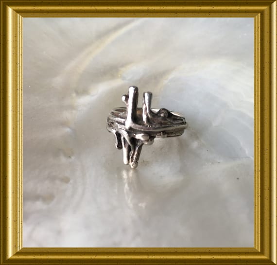 Beautiful silver ring