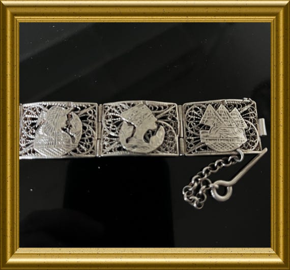 Vintage sterling silver bracelet : Egyptian motifs